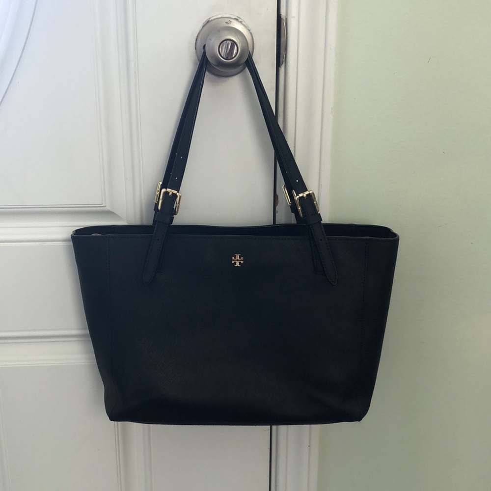Like new black Tory Burch purse! - Picture 1 of 3